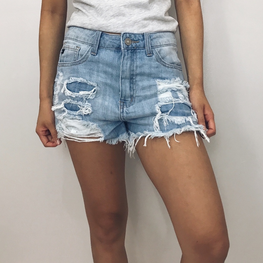 🆕 Victoria - Tomgirl Distressed Denim Shorts - Picture 3 of 5